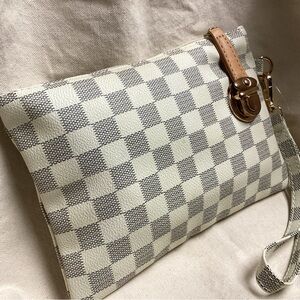 White Checkered Wristlet